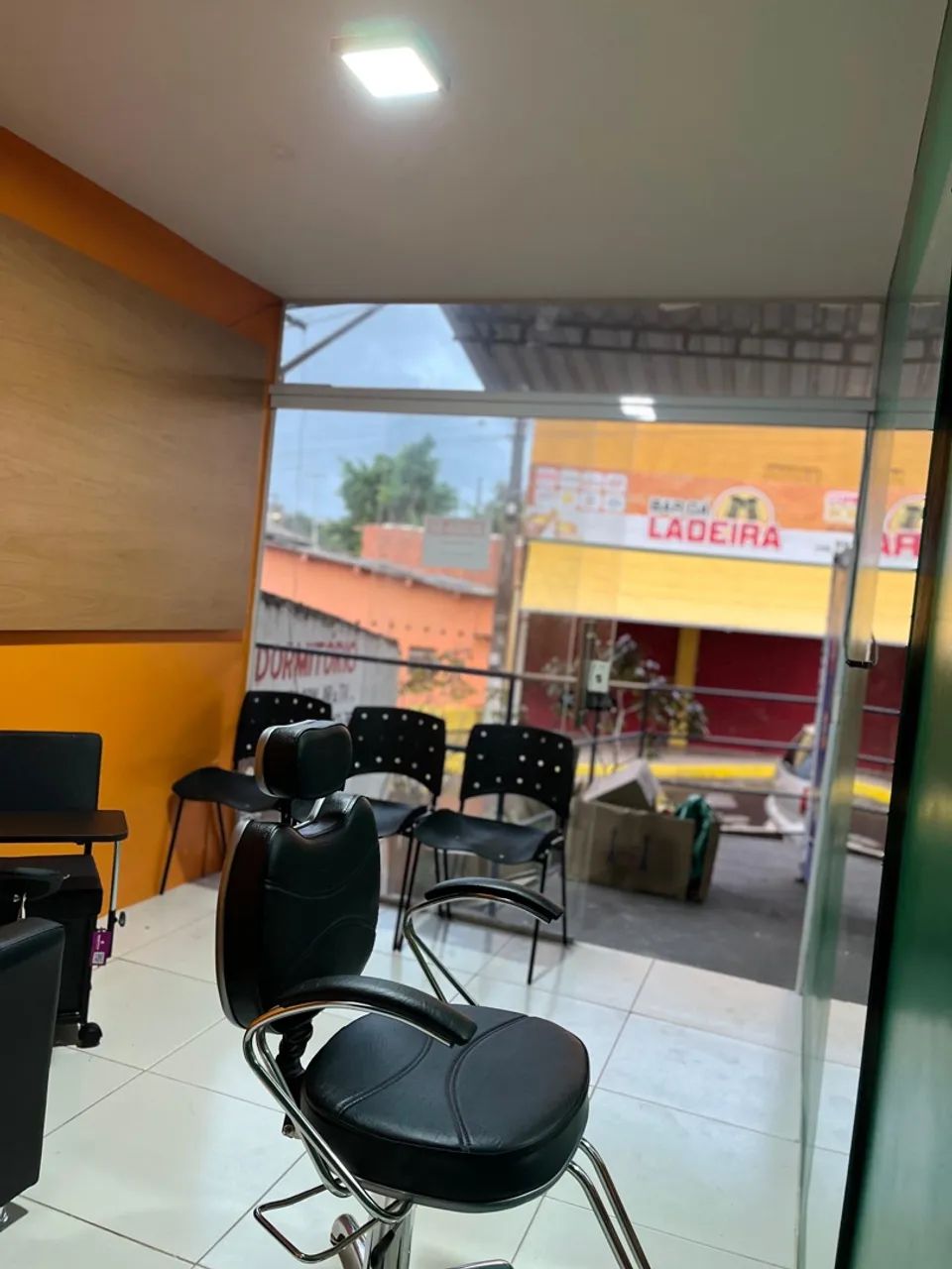 Cadeira de barbeiro  - Foto 2