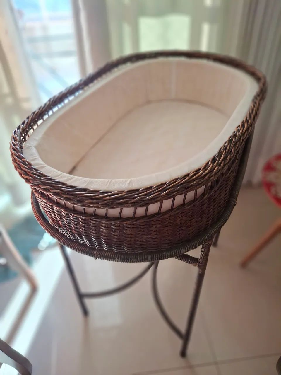 Berço estilo Moisés de vime/rattan com colchão 