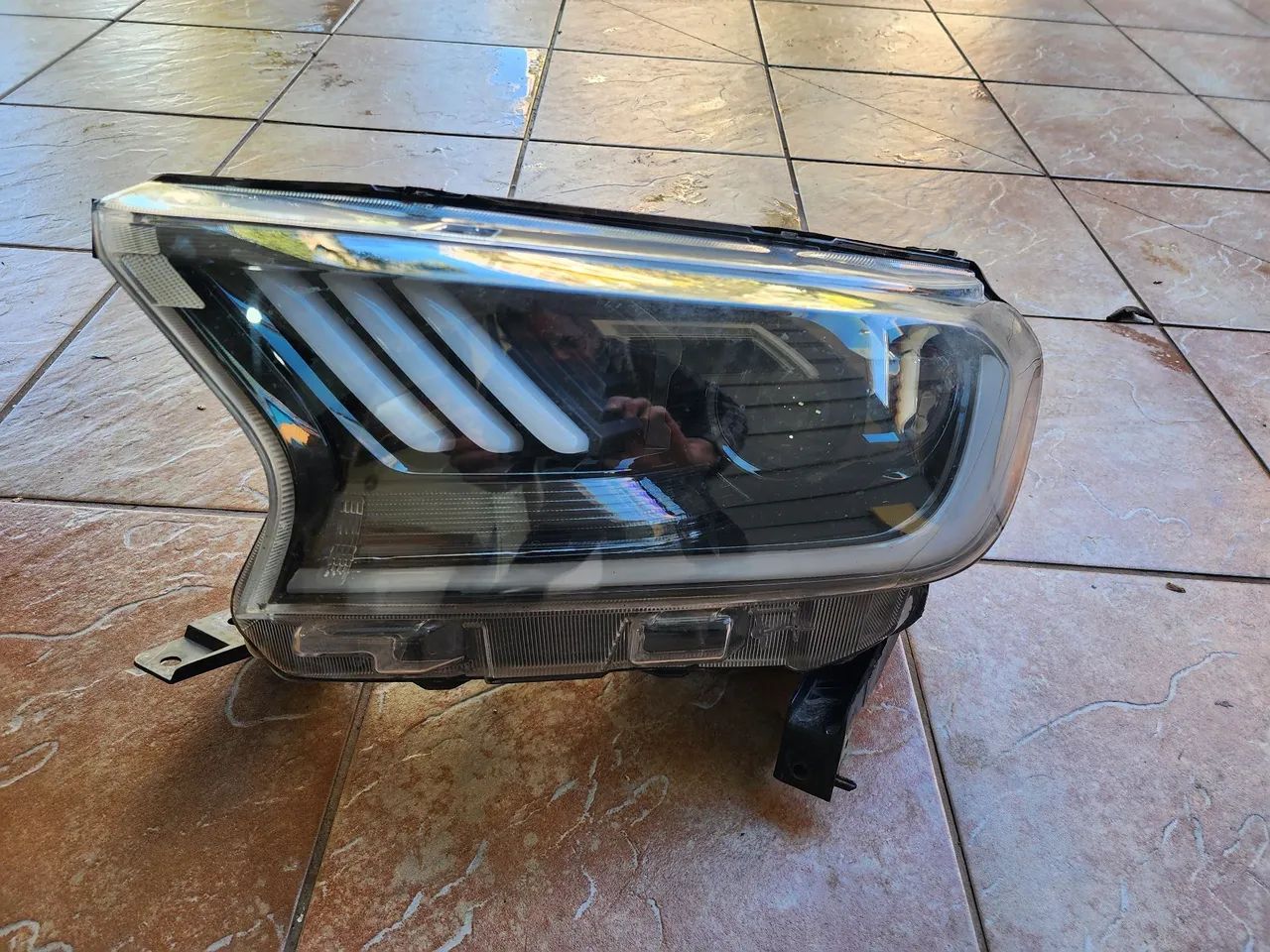 PAR DE FAROL FORD RANGER ESTILO MUSTANG 