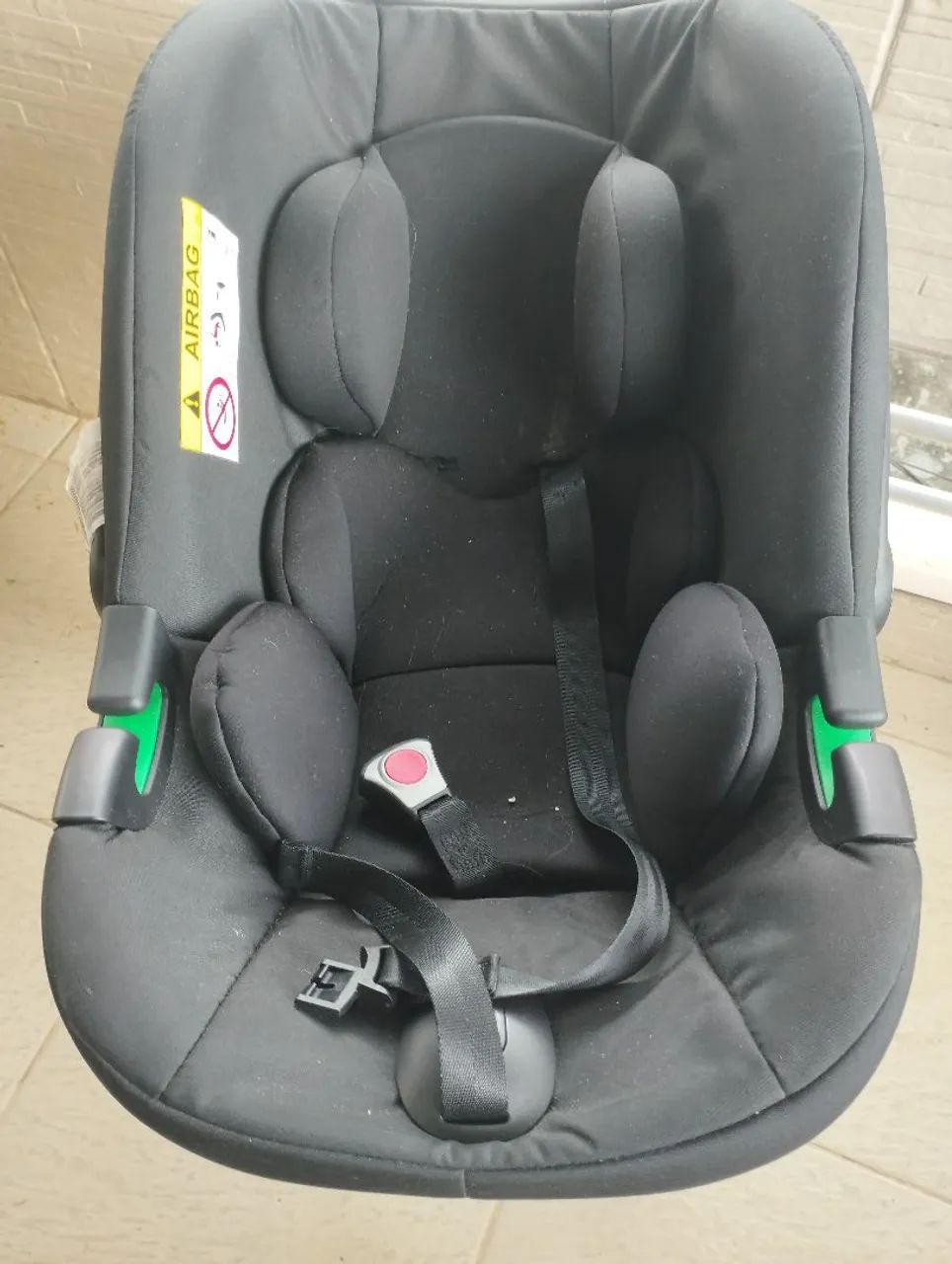Bebê conforto, importado, bem conservado, resistente,sem almofada do ombro 