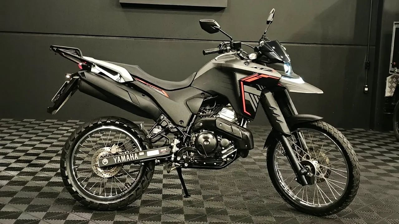 XTZ 250 Lander - 2025 - Foto 3
