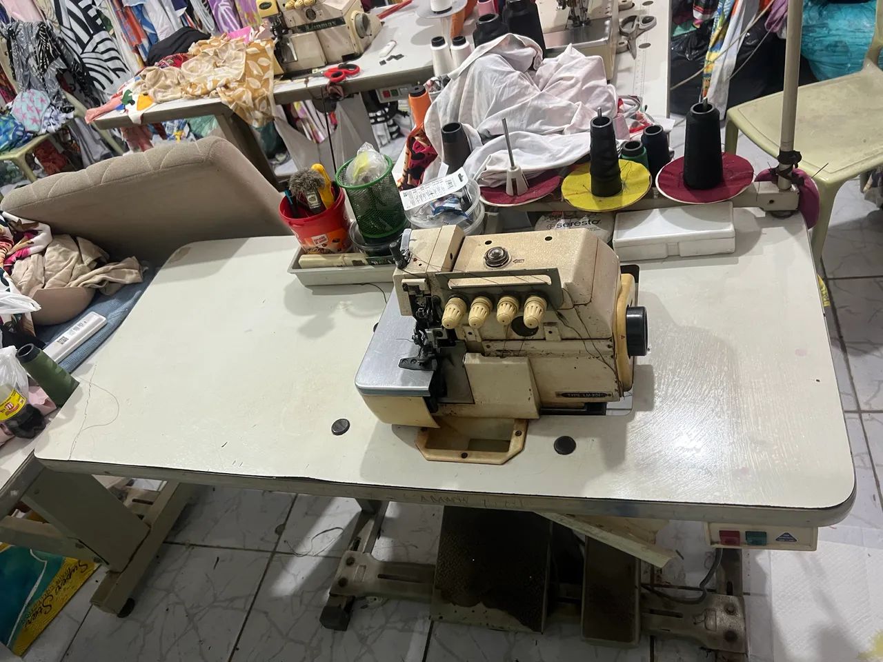 MAQUINA DE COSTURAR OVERLOQUE INDUSTRIAL LAMAX - Foto 2