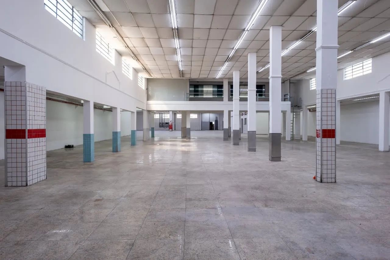Galpão na Rua Victória Simionato, 796  3610 m²