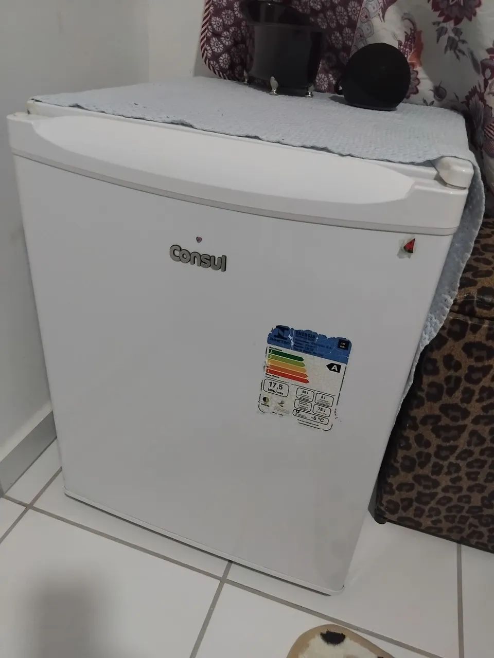 Vende-se um frigobar