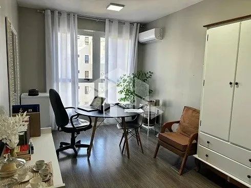 Escritório à venda na Trindade próximo à UFSC com vaga coberta