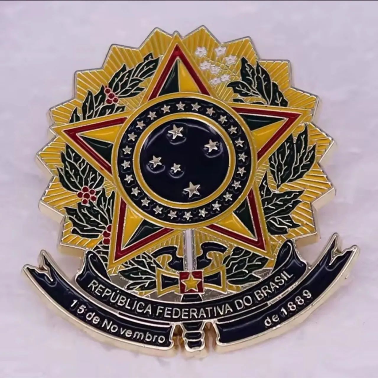 Broche brasão da República 