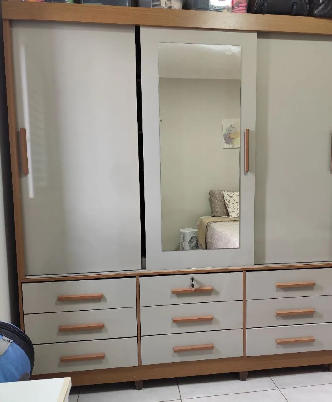 Guarda R oupa MDF 3 portas de correr  e 9 gavetas 