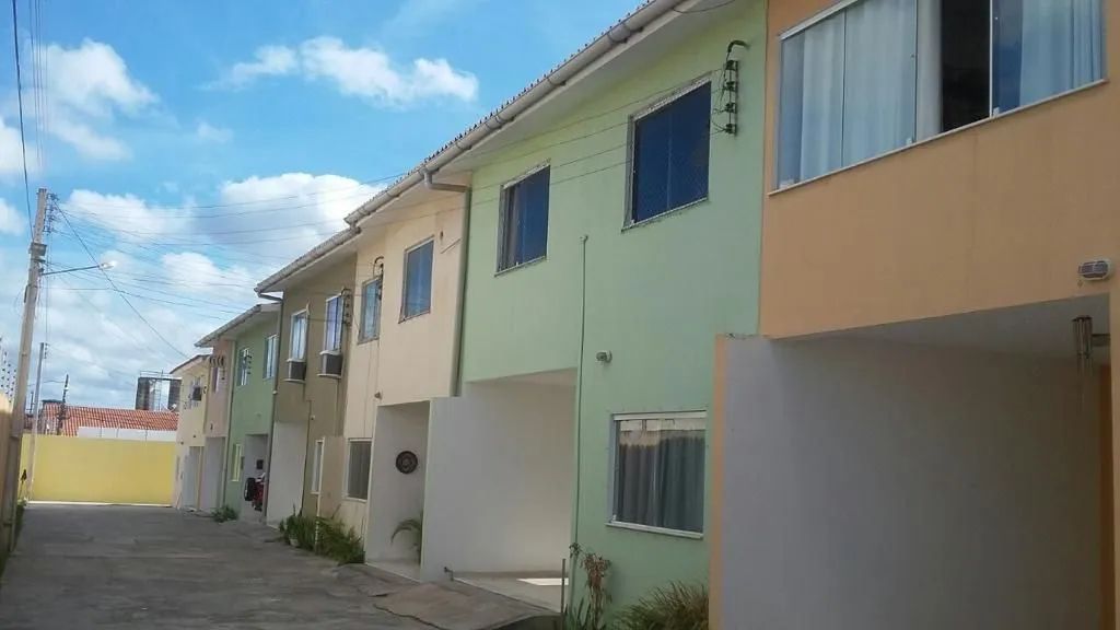 Alugo casa em Condominio