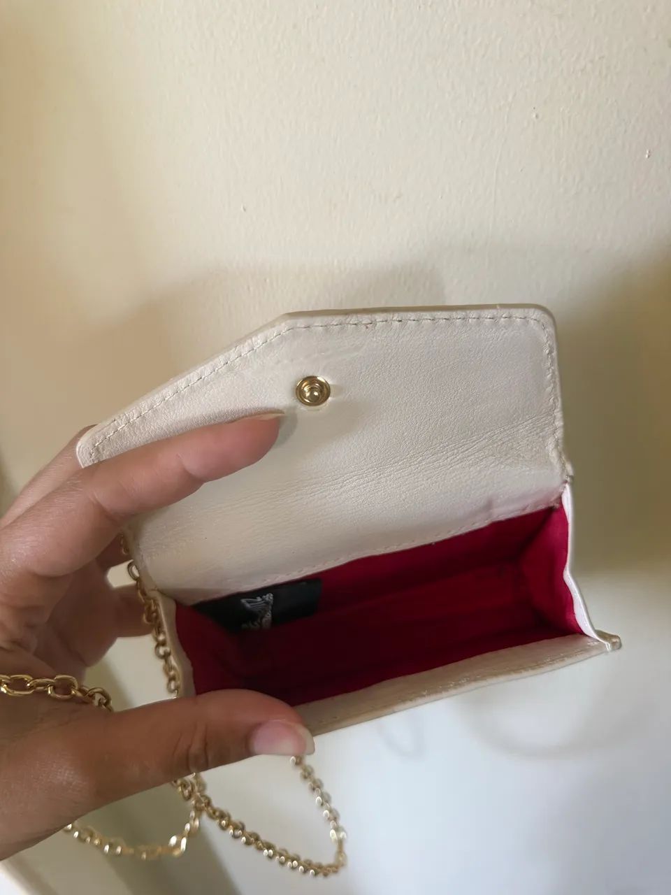 Bolsa Schutz Mini Envelope Off White com Corrente Dourada - Foto 3