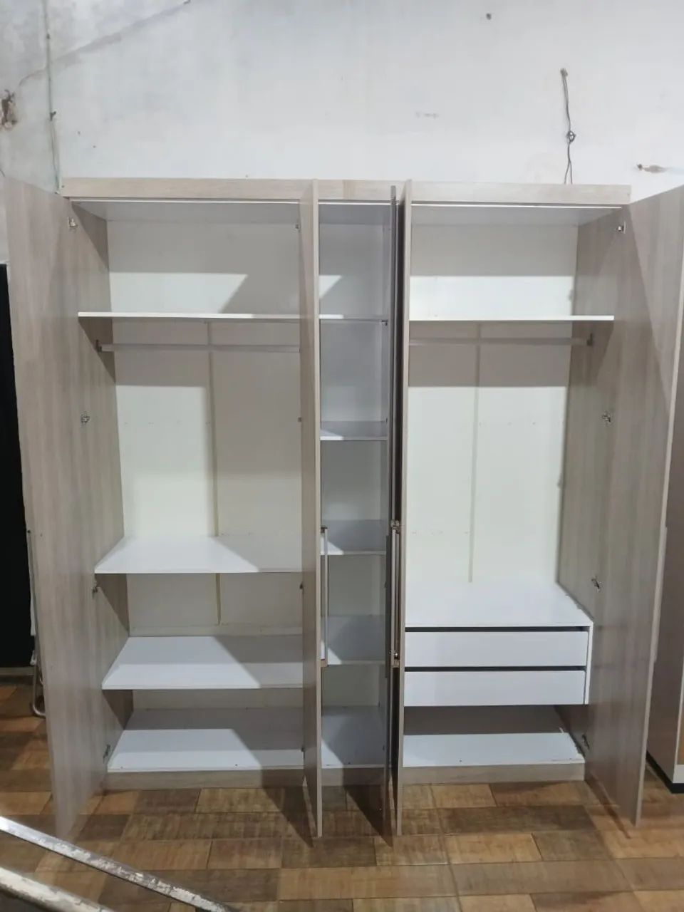VENDO ESSE GUARDA ROUPA  - Foto 2