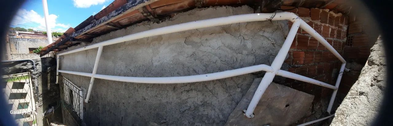 Corrimão de Ferro Galvanizado em bom estado 4,20 metros por 89 centímetro de altura  - Foto 3