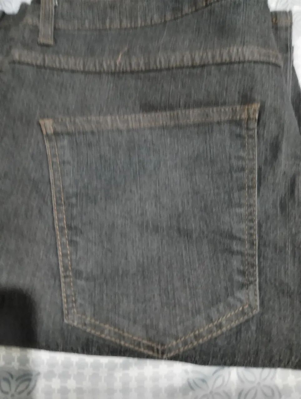 Roupas masculinas, calças e camisas  - Foto 2