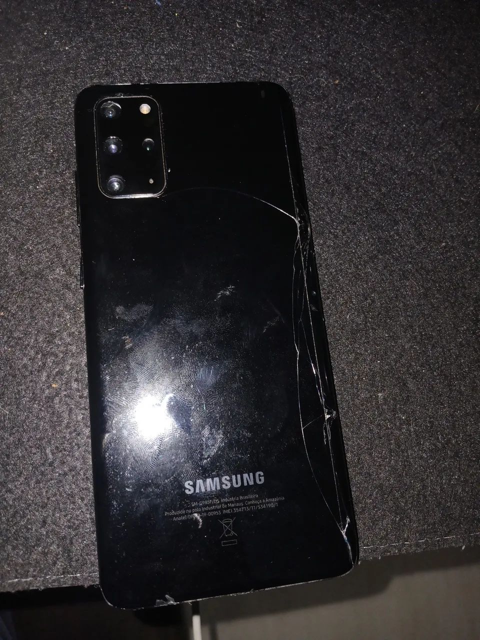 Celular S20 plus quebrado