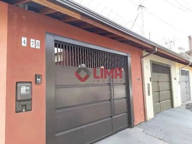 Excelente casa reformada com 01 dormitório, próximo à Av. Duque de Caxias