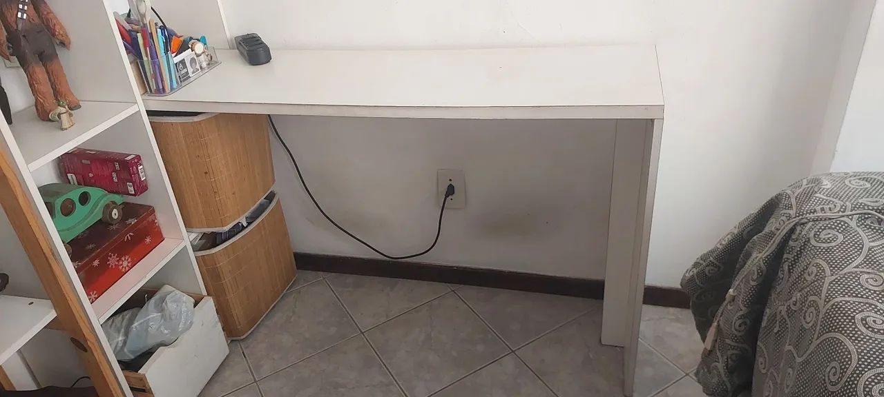 Mesa de escritório com prateleiras em L - Foto 4