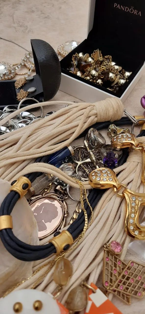 Lote de Bijus e semi joias vintages LEIA O ANUNCIO! - Foto 4