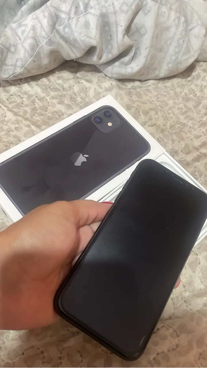 Celular iPhone 11