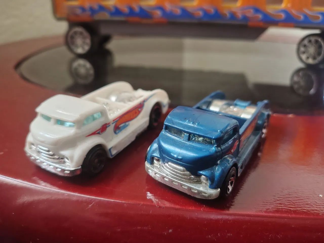 2 Hot Wheels Mig Rig 2013