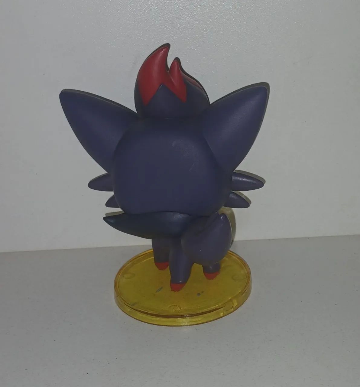 BONECO FUNKO POP ORIGINAL POKEMON ZORUA COLADO NA BASE - Foto 2