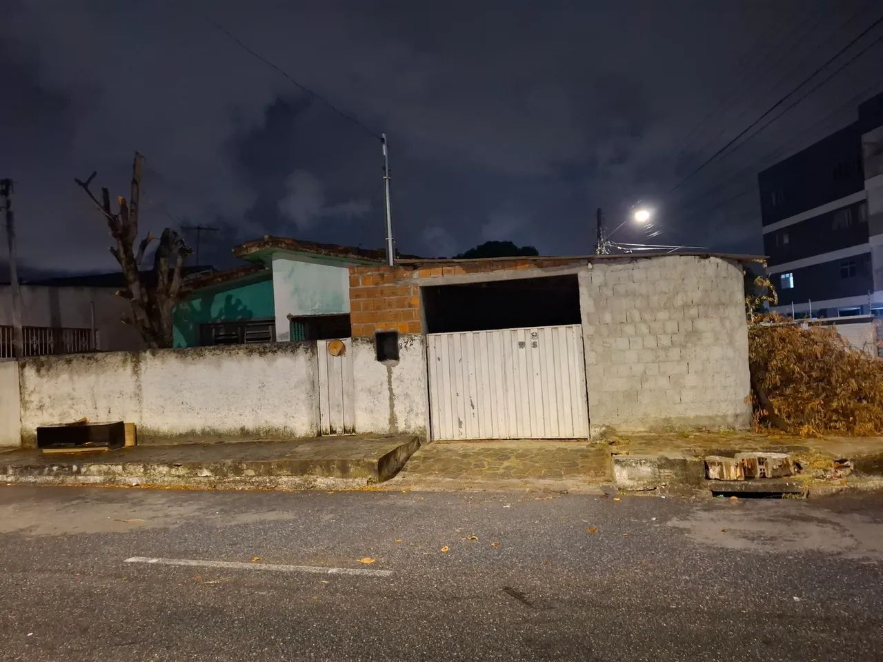 Alugo casa pra comércio 