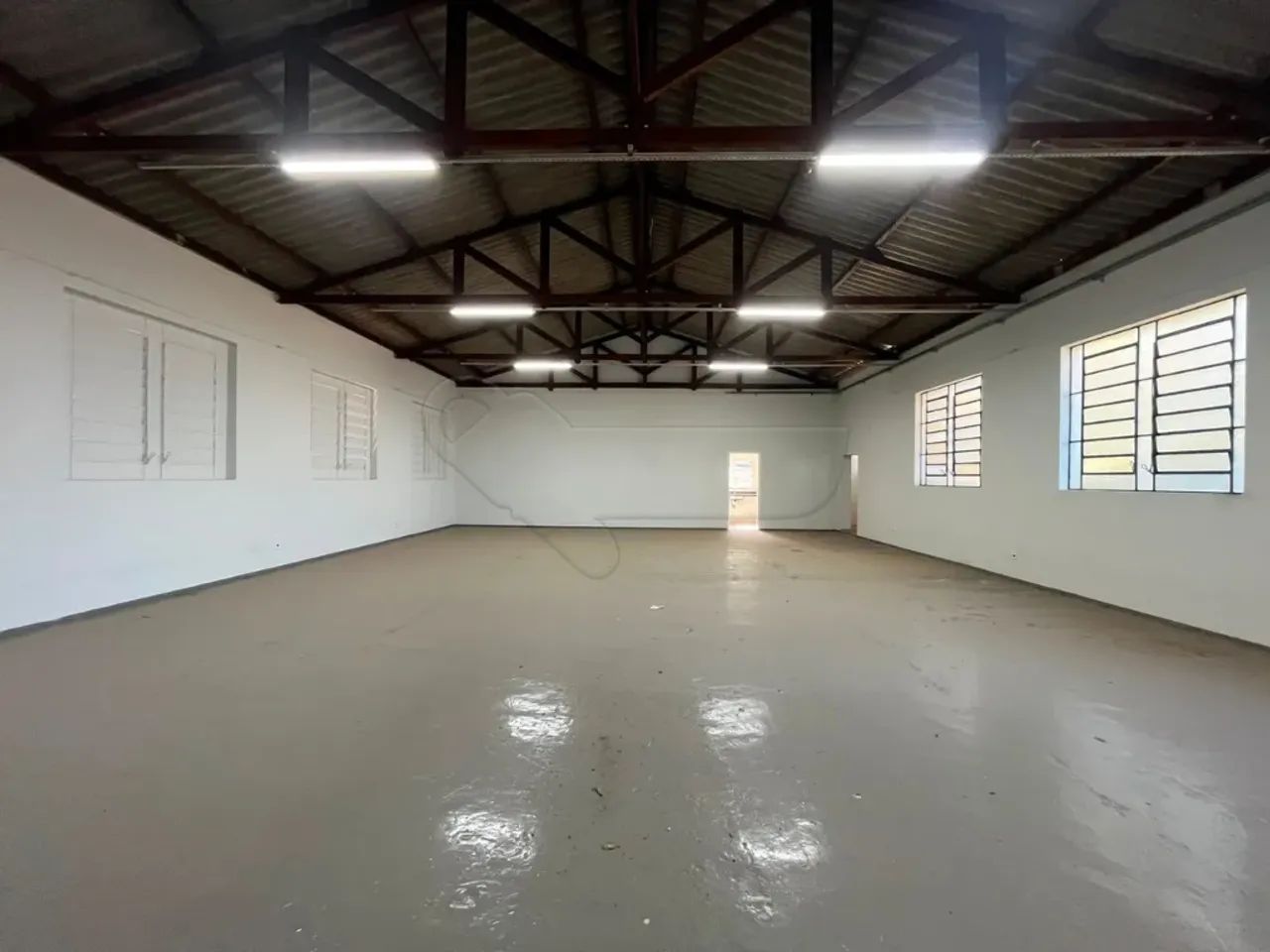 Salão comercial com 271m² de área útil no Tatu. - Foto 4