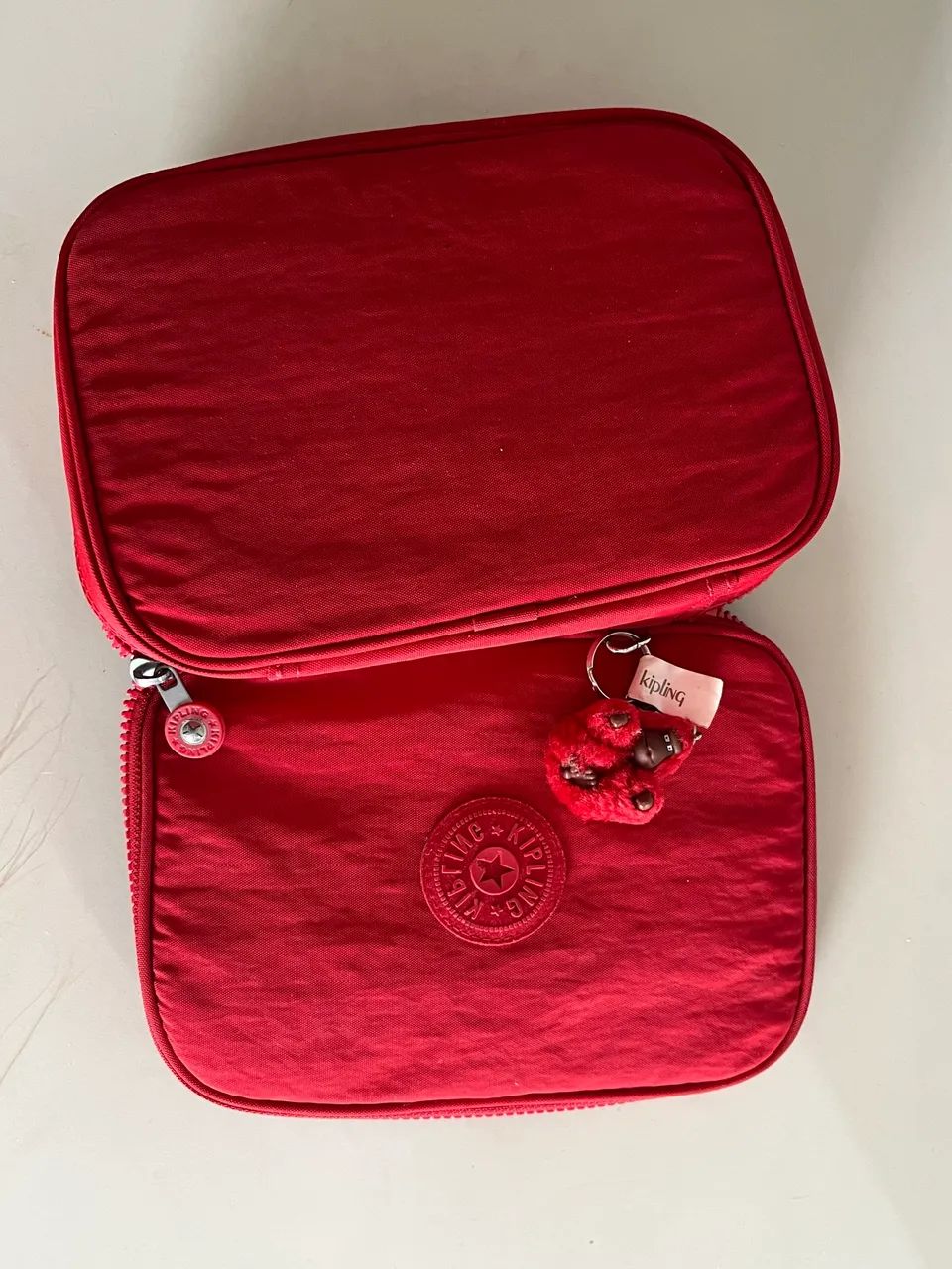 Vendo estojo kipling original 1 ano de uso  - Foto 2