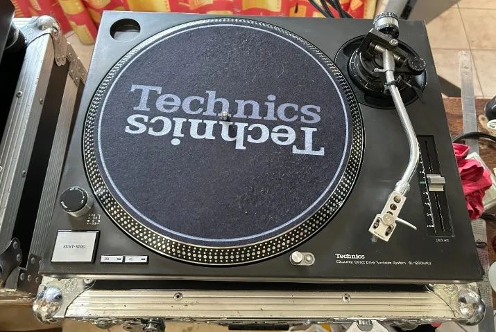 Toca Discos Technics MK3 - Par - com agulha e case Road Ready - Foto 5