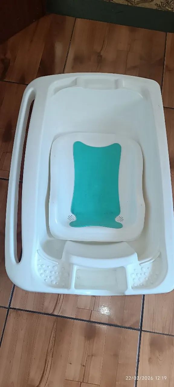 Banheira grande com suporte e trocador para bebês 