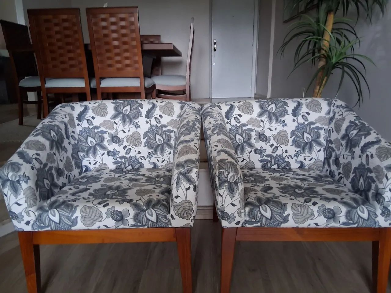 Par de poltronas semi novas com pouco uso