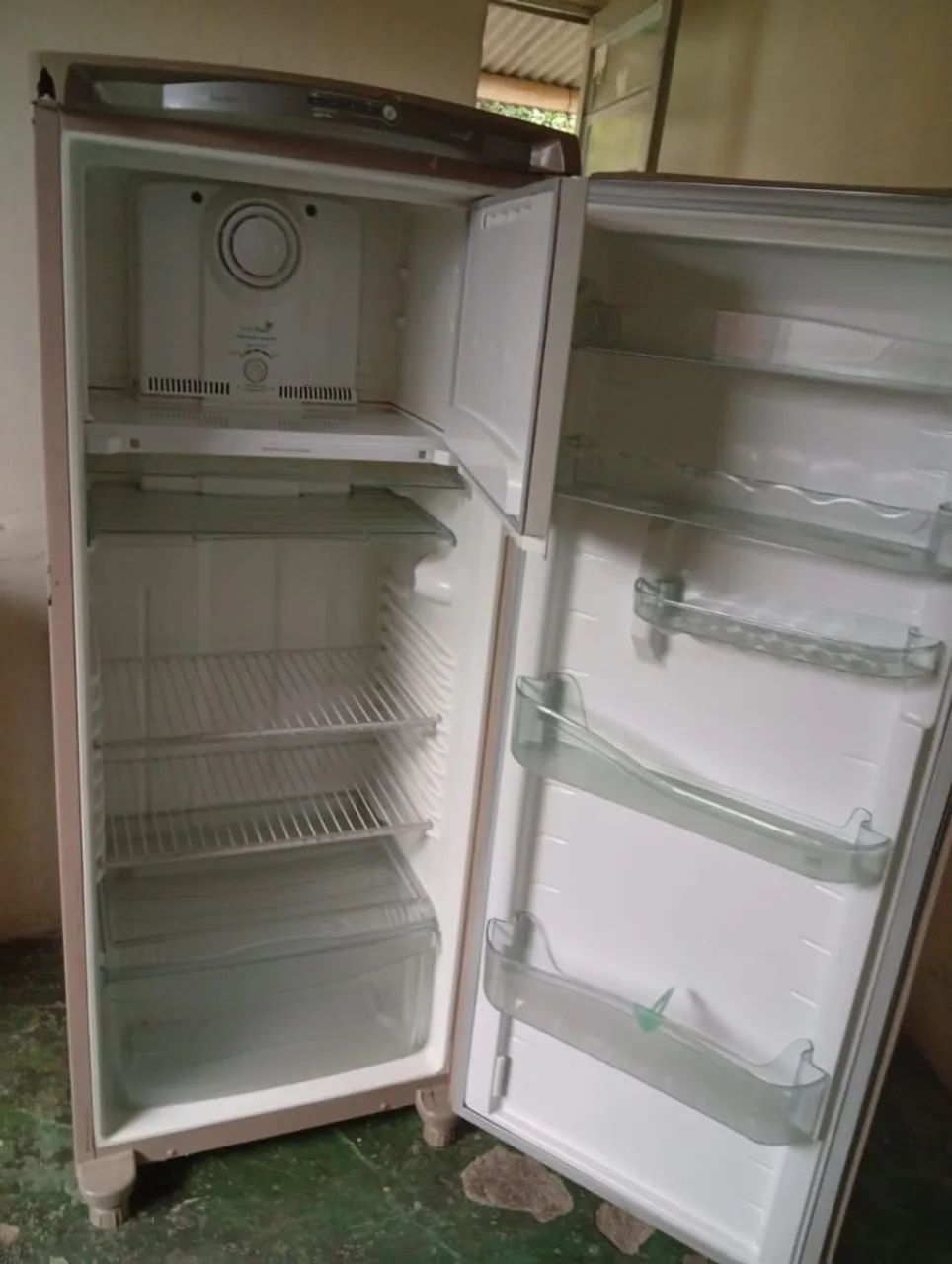 Geladeira muito nova  - Foto 2
