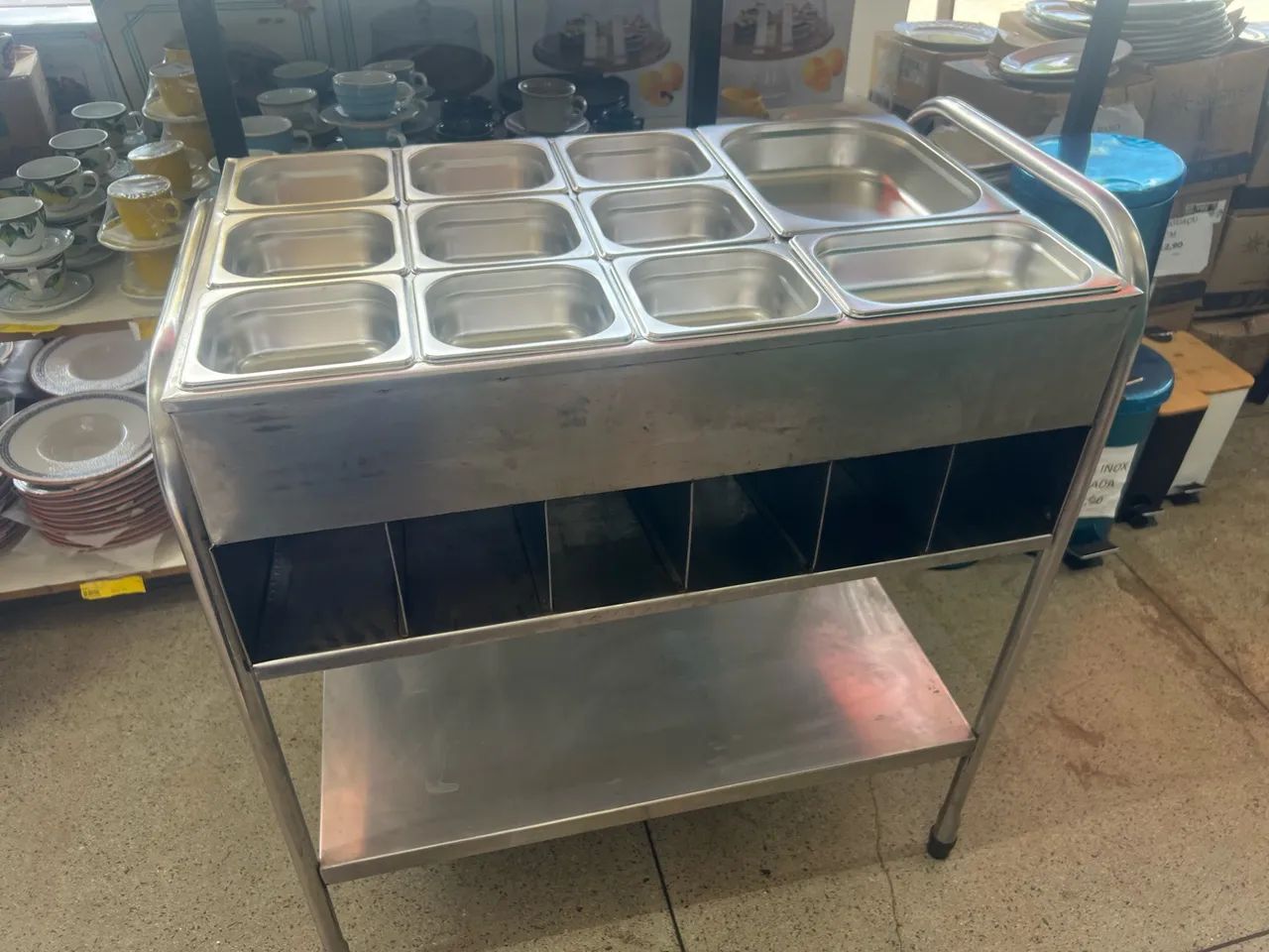 Ilha de alimentos com repartimento - Foto 2