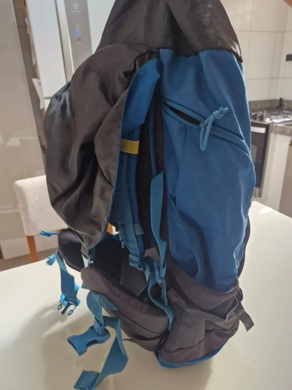 Mochila 60L marca QUECHUA excelente estado. - Foto 2