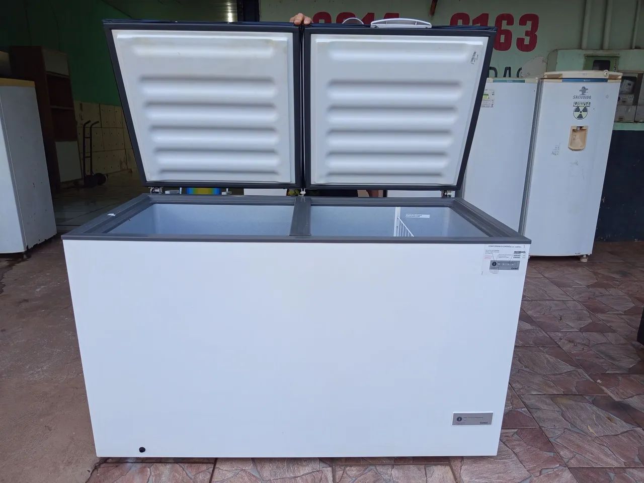 Freezer horizontal Consul 02 portas 534L  - Foto 4