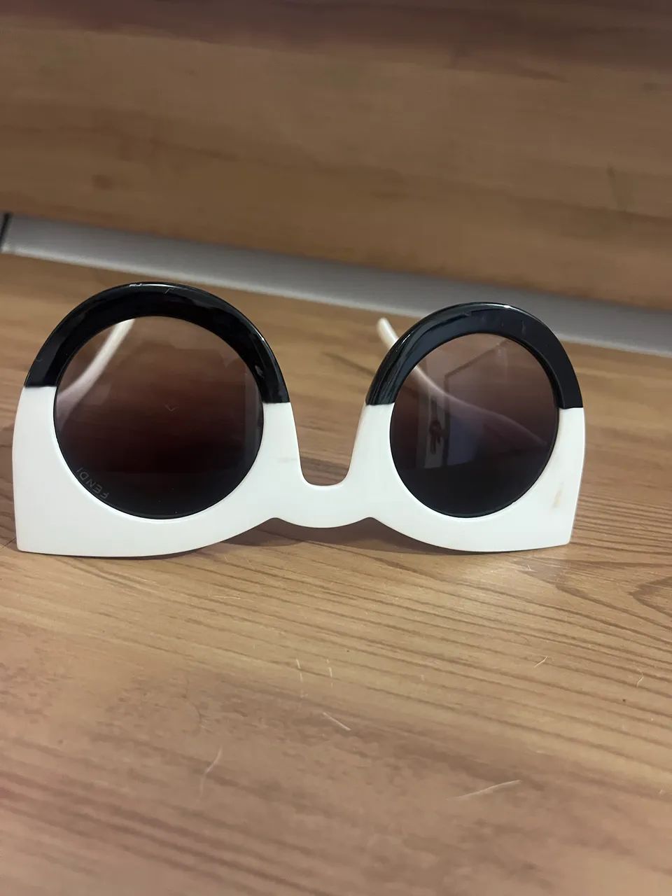 Vendo óculo da fendi original  - Foto 3