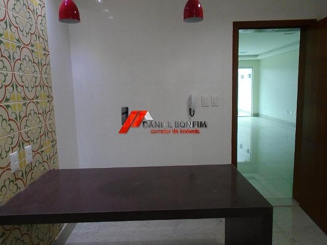 Casa de luxo na ilha com 03 suítes e parte alta do bairro - Foto 9