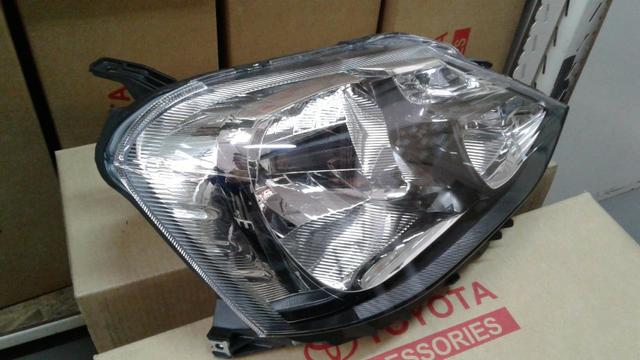Farol Dianteiro Direito Etios Hatch - Foto 7
