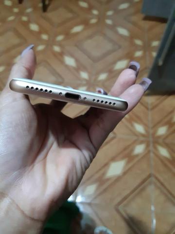 Vendo um IPhone 8 64gb R$ 2.400,00
