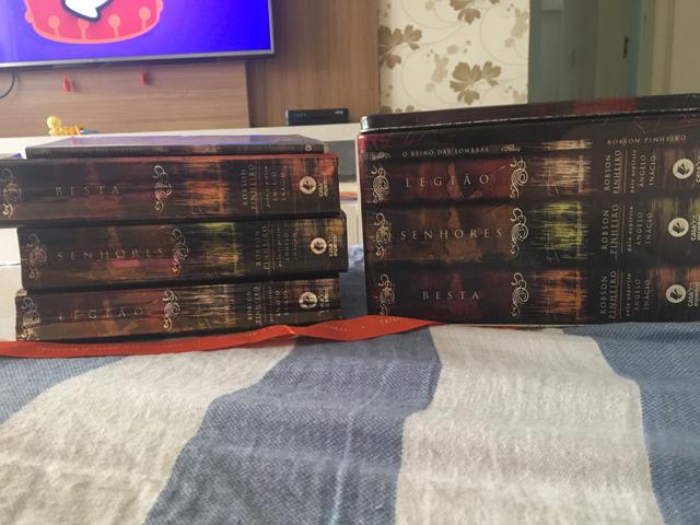 Robson Pinheiro - Box Trilogia O Reino das Sombras - Edição de colecionador - Foto 5
