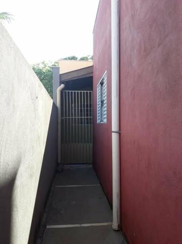 Aluga se casa 1 quarto,sala,cozinha,banheiro,lavanderia e área