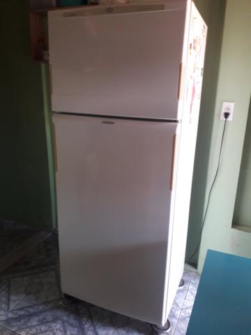 Geladeira frost Free R$400