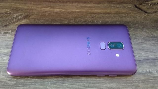 Samsung J8