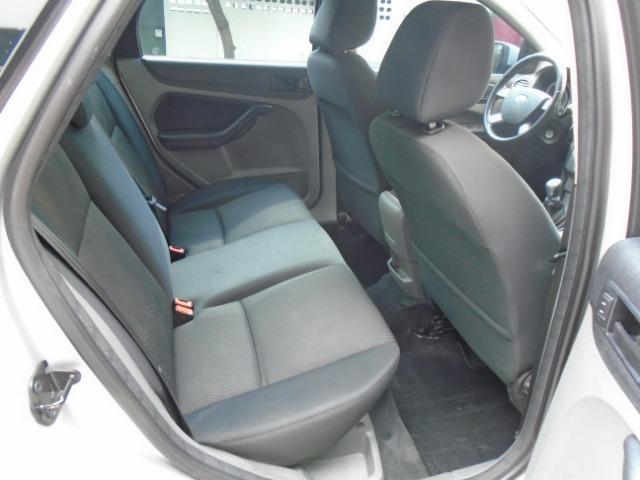 Focus sedã 1.6 flex 81.000 km Novo! 2013 único dono - Foto 7