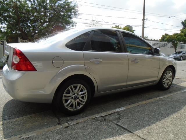 Focus sedã 1.6 flex 81.000 km Novo! 2013 único dono - Foto 4