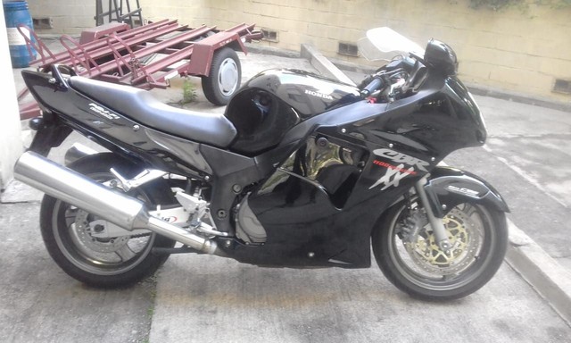 HONDA CBR 1100 BLACK BIRD