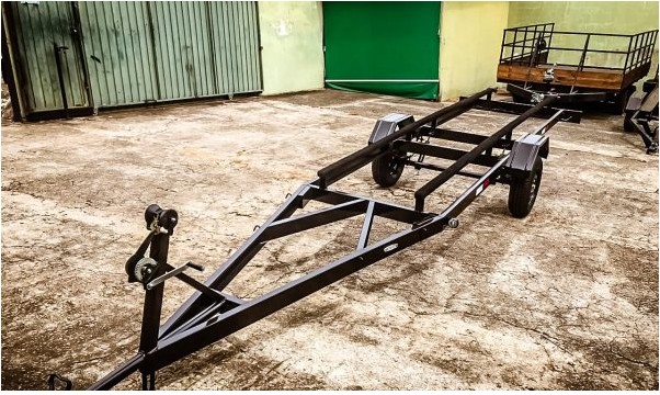Carreta para barco de 4 a 6 mts
