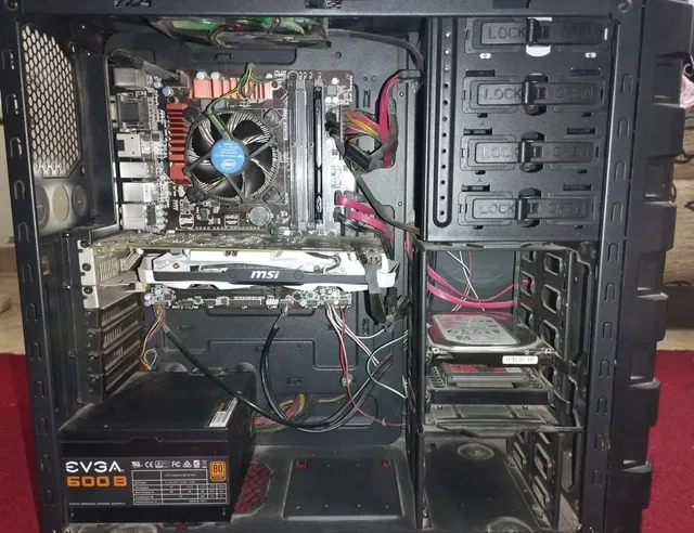 GOD OF WAR : GTX 1050 TI, I5-4590