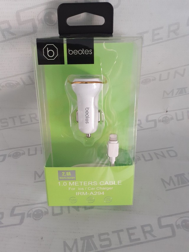 Kit carregador veicular.  Com 2 entradas usb, Cabo com entrada lightning.  Novo. - Foto 2
