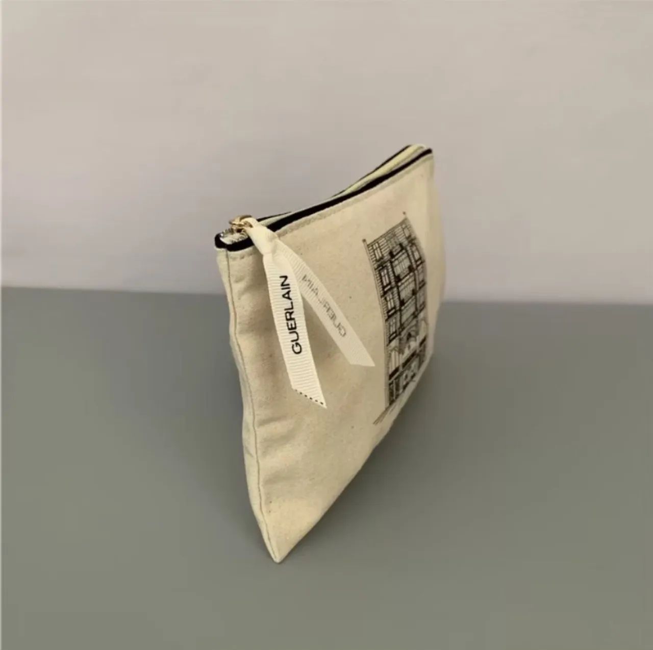 Necessaire de tecido da Guerlain novo - Foto 2
