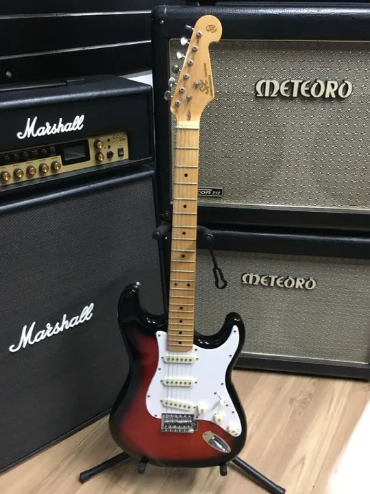 Guitarra SX Stratocaster Vintage RedBurst - Foto 2