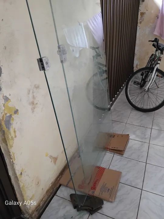 Porta fixa de vidro temperado de 1.00m de larg e 2.10 alt